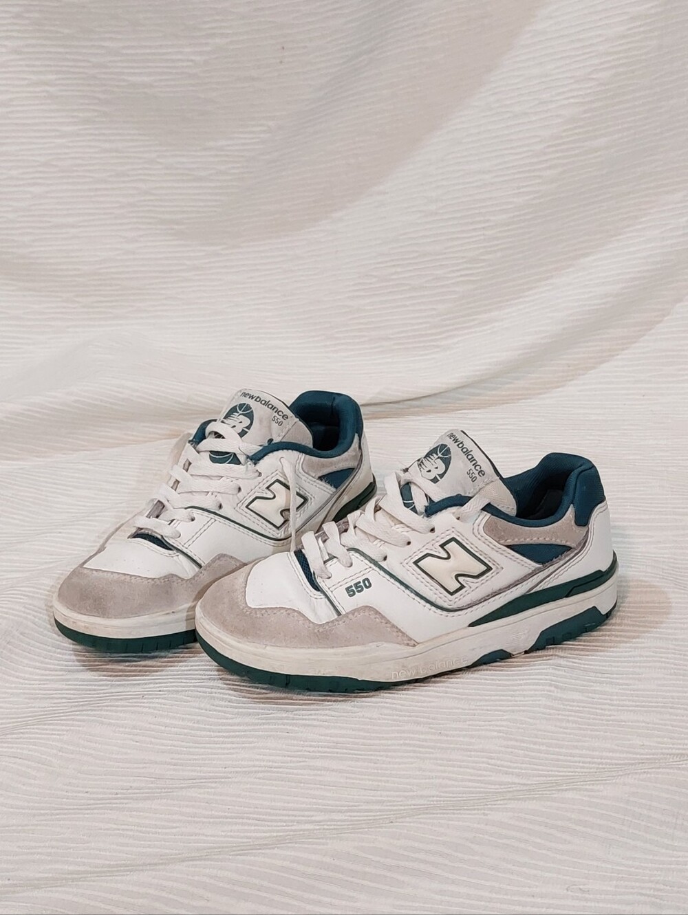 New Balance Kids 550 White & Green Sneakers Size 2